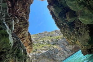 Wlora: Zatoka Grama i jaskinie Karaburun – 8-godzinna wycieczka łodzią motorową