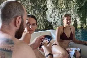 Vlore: Excursión en lancha rápida por la cueva de Haxhi Ali y la cueva de Dafina