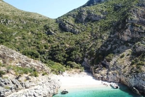 Vlore: speedboottocht Haxhi Ali-grot en Dafina-grot