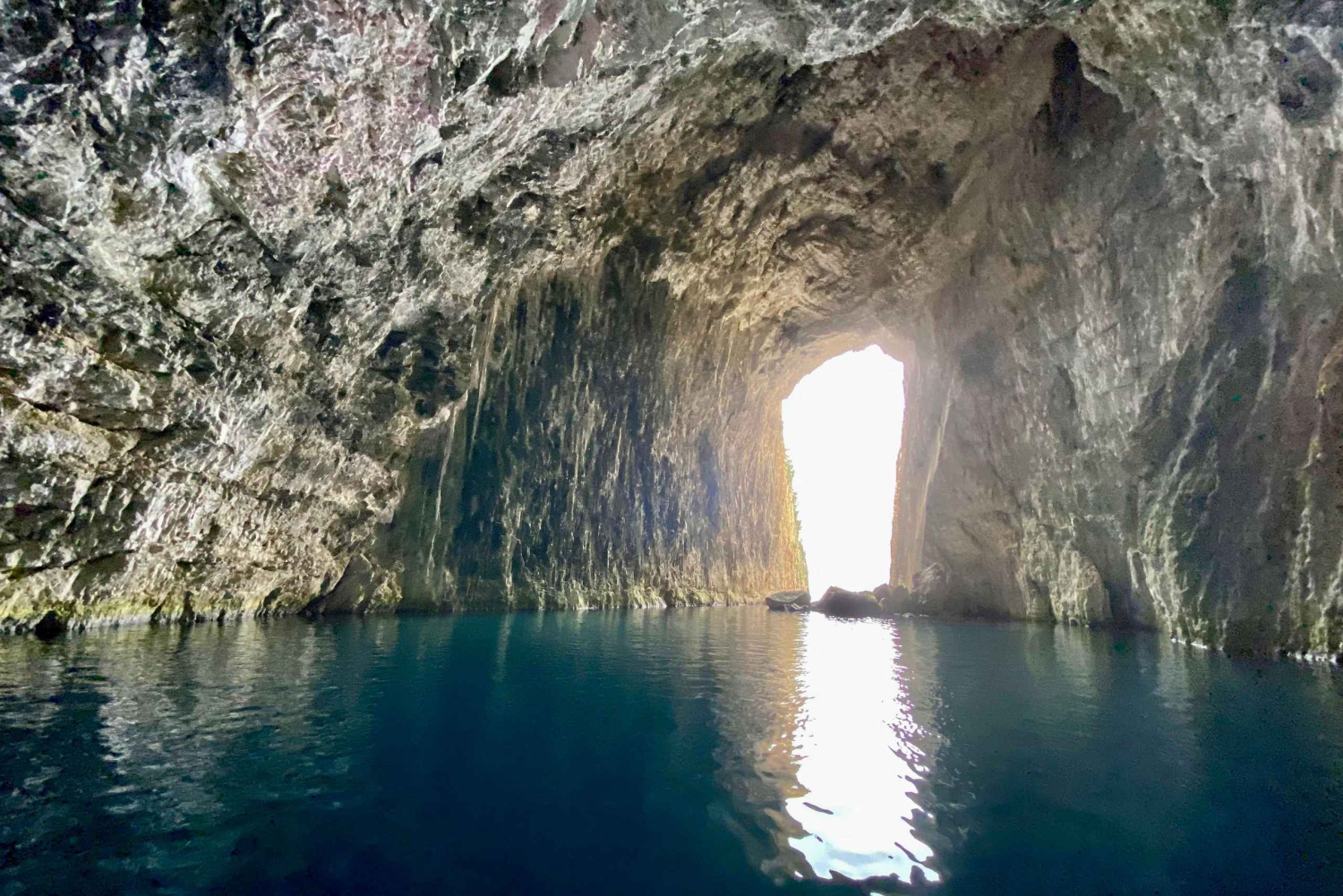 Vlorë: Grotta di Haxhi Ali e tour in barca di Karaburun