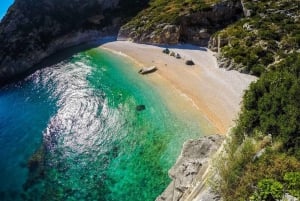 Valona: tour in barca alla grotta di Haxhi Ali e alla penisola di Karaburun