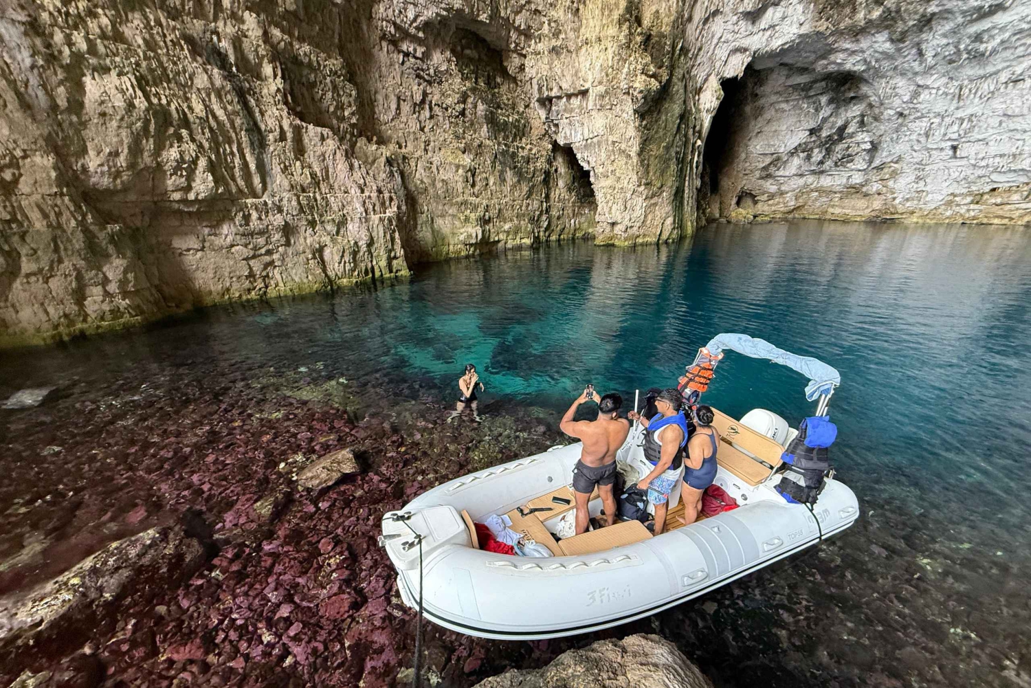 Vlorë : Grotte de Haxhi Ali et excursion en hors-bord à Karaburun