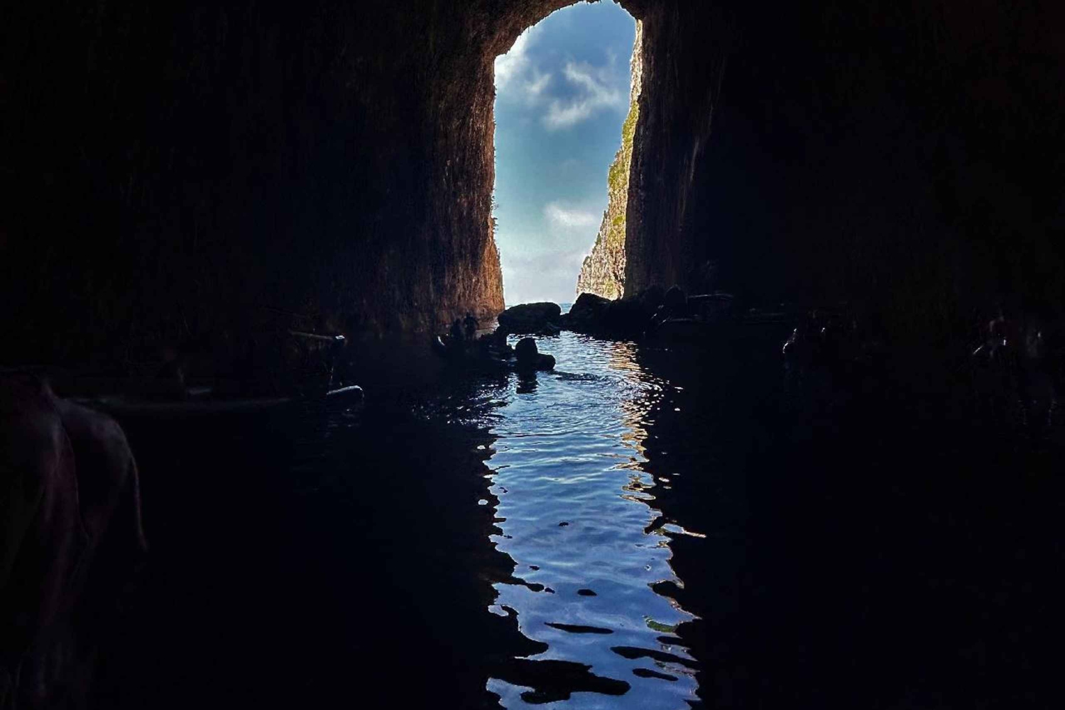 Vlora : grotte de Haxhi Ali, île de Sazan et péninsule de Karaburun