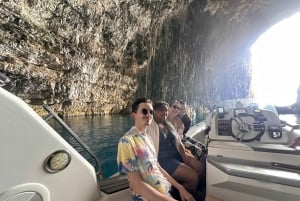 Udforsk Sazan-øen, Haxhi Ali-hulen og Karaburun med speedbåd