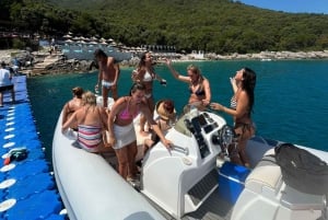 Udforsk Sazan-øen, Haxhi Ali-hulen og Karaburun med speedbåd