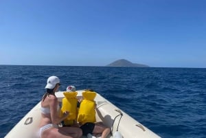 ヴロラ：サザン - ハクシ・アリ洞窟 - カラブルンへのプライベートボートツアー