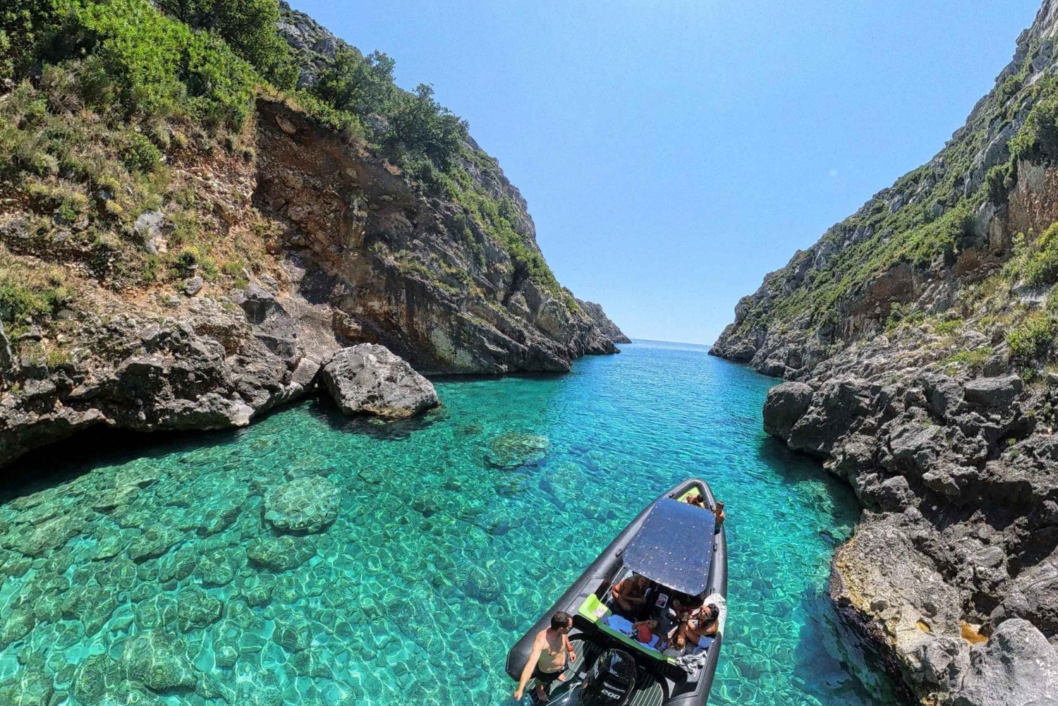 Vlore: Hyr en privat speedboat med skeppare