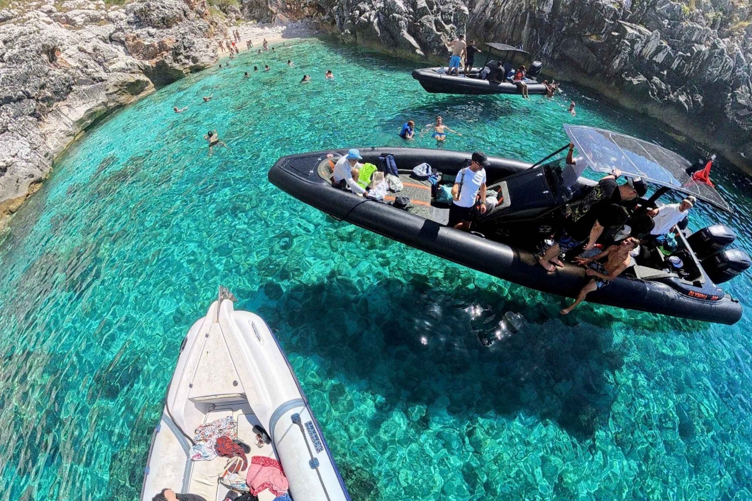 Vlore: Hyr en privat speedboat med skeppare