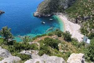 Vlore: Hyr en privat speedboat med skeppare