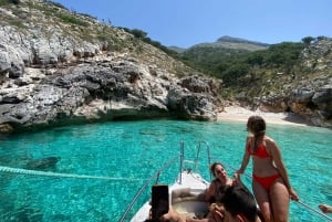Vlorë : bateau rapide privé pour la grotte de Haxhi Ali et Karaburun