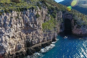 Vlorë : bateau rapide privé pour la grotte de Haxhi Ali et Karaburun