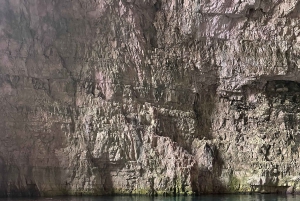 ヴロラ：ハシ アリ洞窟へのプライベート スピードボート ツアー