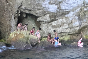 ヴロラ：ハシ アリ洞窟へのプライベート スピードボート ツアー