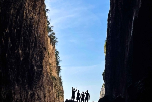 ヴロラ：ハシ アリ洞窟へのプライベート スピードボート ツアー