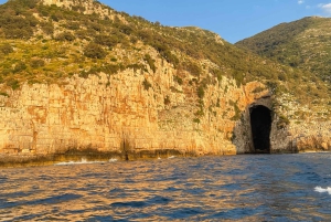 Valona: Tour privato in motoscafo al Parco Marino di Sazan-Karaburun