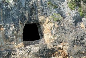 Vlore:Private Speedboat Tour to Haxhi Ali Cave