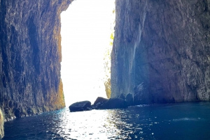 Vlorë: Ilha Sazan, caverna Haxhi Ali e passeio de barco em Karaburun