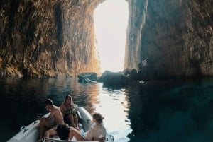 Vlore: Wyspa Sazan, jaskinia Haxhi Ali i rejs wycieczkowy Karaburun