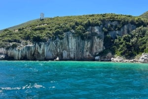 Vlore: Wyspa Sazan, jaskinia Haxhi Ali i rejs wycieczkowy Karaburun