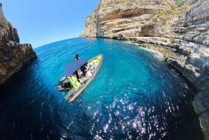 Vlore: Wyspa Sazan i jaskinia Haxhi Ali - wycieczka z przewodnikiem łodzią motorową