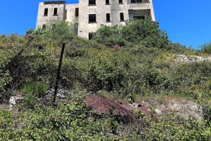 Vlore: Wyspa Sazan i jaskinia Haxhi Ali - wycieczka z przewodnikiem łodzią motorową