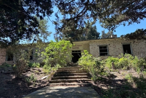 Vlore: Wyspa Sazan i jaskinia Haxhi Ali - wycieczka z przewodnikiem łodzią motorową