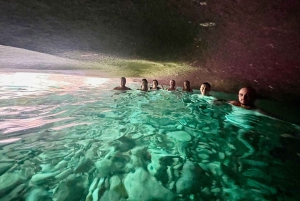 Влёра: тур на скоростном катере к тайной голубой пещере и бухте Грама