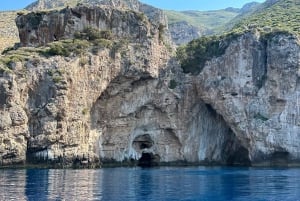 Vlore: Speedboot-Abenteuer zur Insel Sazan und zur Haxhi-Ali-Höhle