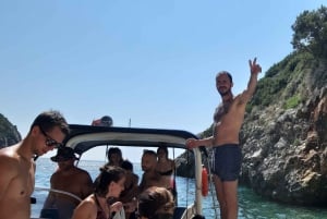 Vlorë: passeio de lancha para Grama Bay com mergulho e natação