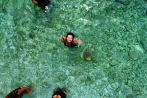 Vlorë: Speedboat Trip to Grama Bay w/ Snorkeling & Swimming