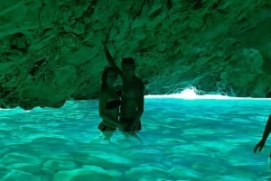 Vlorë: Speedboat Trip to Grama Bay w/ Snorkeling & Swimming