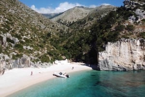 Vlorë: Speedboat Trip to Grama Bay w/ Snorkeling & Swimming
