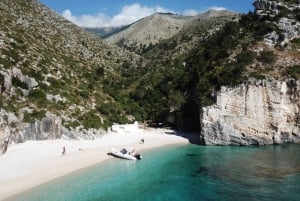 Vlorë: Speedboat Trip to Grama Bay w/ Snorkeling & Swimming