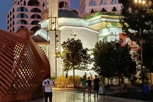 Visita a pie por Tirana: descubrimientos, historia y cultura (en FRANCÉS)