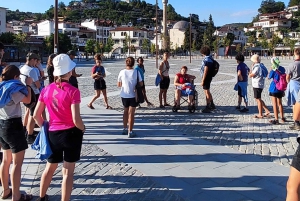 « Promenade à Berat : la ville aux mille fenêtres » - par 1001 AA