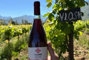 Weinprobe & traditionelles albanisches Essen in Dukat