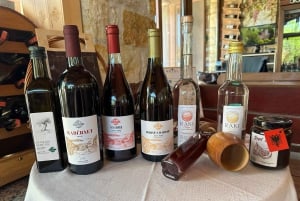 Weinprobe & traditionelles albanisches Essen in Dukat