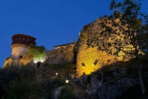 Vidunderlig solnedgang og middag i slottet Petrela
