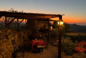 Magnifique coucher de soleil et dîner au château de Petrela