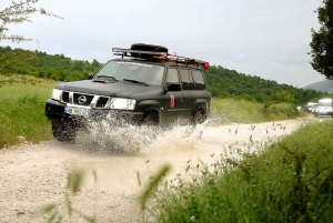 ザゴリアオフロード4x4アドベンチャー（伝統的なランチ付き）