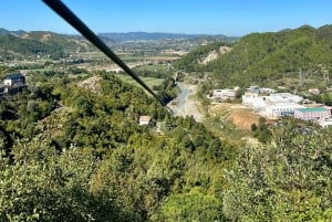 Tagestour zur Burg Petrela und Zip Line Albanien Abenteuer