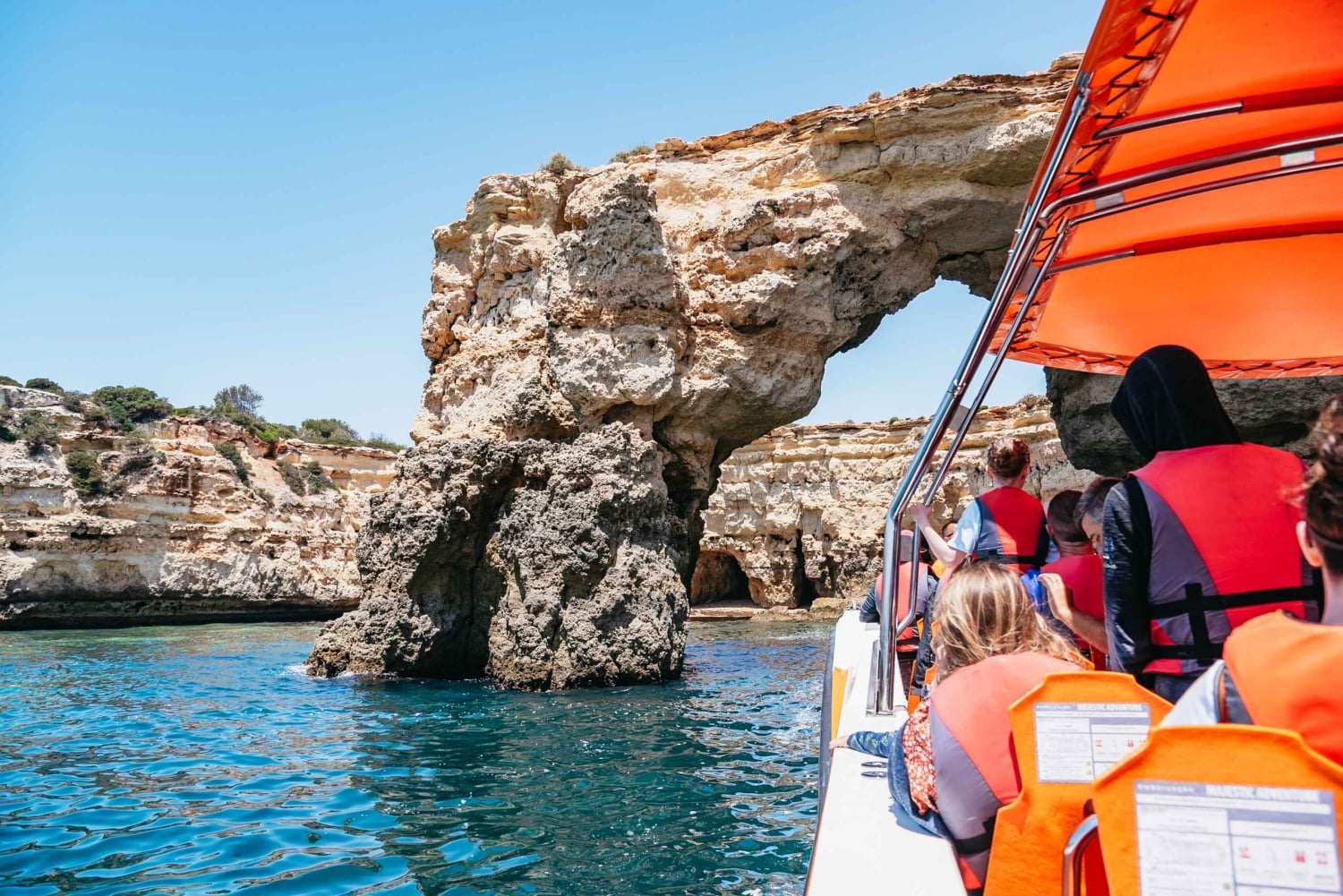 Vilamoura: Benagil Cave Boat Tour with Entry&Dolphin search