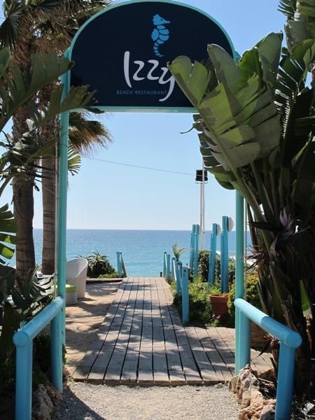 Izzys Beach Restaurant