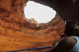 Albufeira: 2.5-Hour Dolphin Watching and Caves Trip