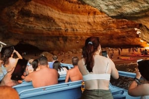 Albufeira: 2.5-Hour Dolphin Watching and Caves Trip