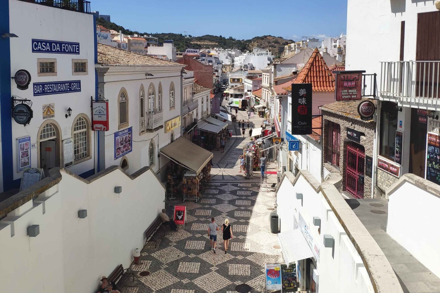 Albufeira: Una experiencia local con degustación de comida y tiendas locales