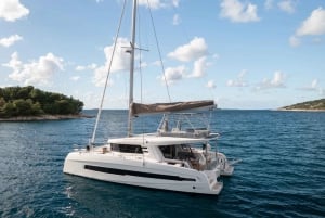 Albufeira: Algarve Half-Day Private Catamaran Charter