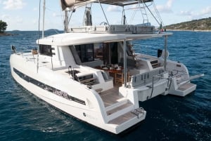 Albufeira: Algarve Half-Day Private Catamaran Charter