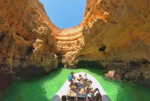 Albufeira: Benagil Cave and Dolphin Sightseeing Boat Cruise