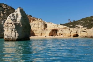 Albufeira: wycieczka po wybrzeżach i jaskiniach Benagil przez katamaran